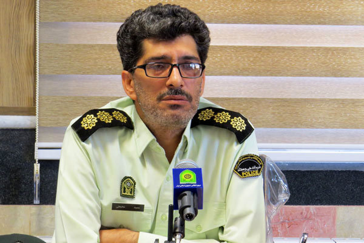 سارق ناشی به خودروی پلیس زد
