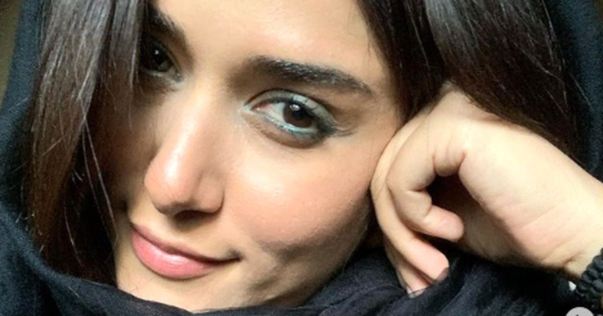 سلفی پریناز ایزدیار در ماشین + عکس