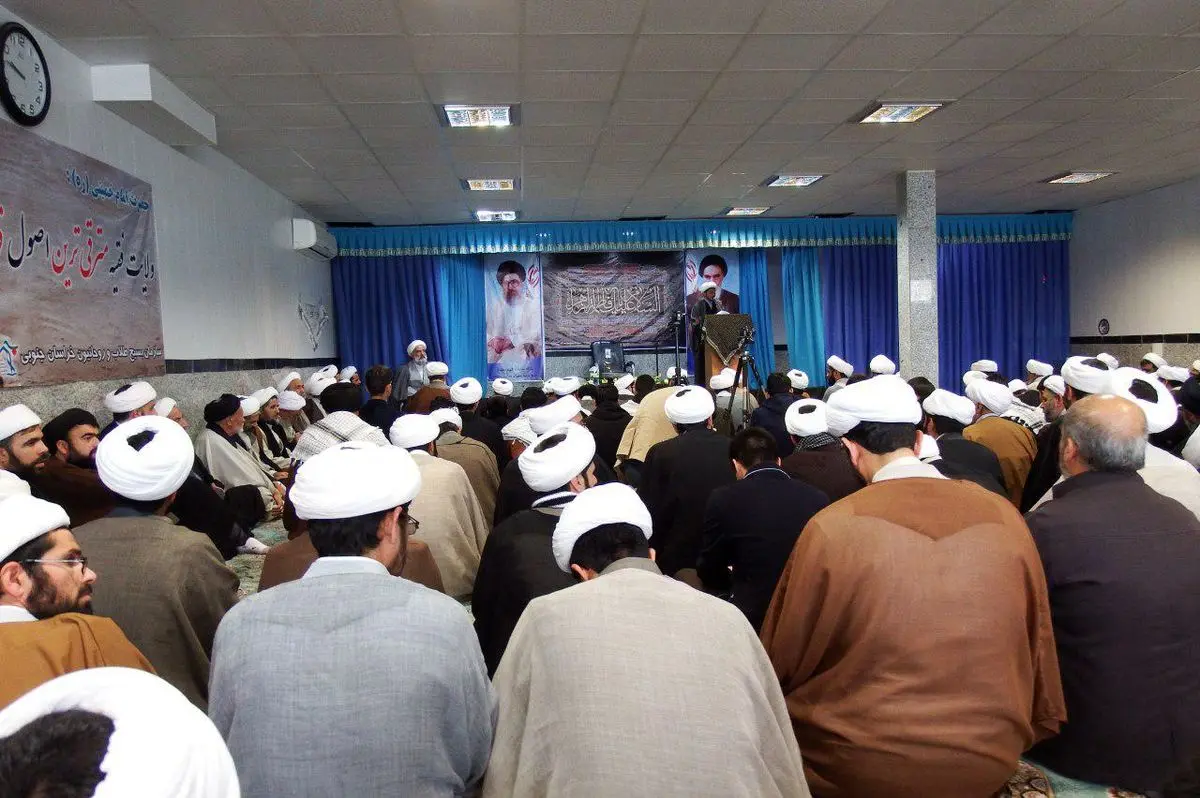 تحصن طلاب خراسان جنوبی در اعتراض به سخنان استاندار/ طلاب خواستار عزل پرویزی شدند