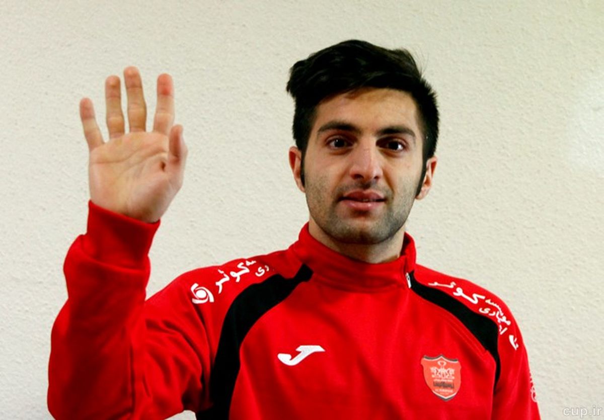 شکار پرسپولیس، با لباس سرخ تمرین کرد