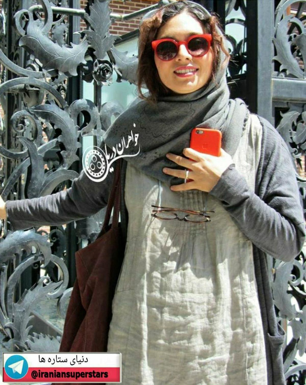 عکس یهویی پگاه آهنگرانی در خیابان