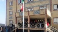 خودکشی دختر دانش آموز / مدرسه تعطیل شد (+عکس)