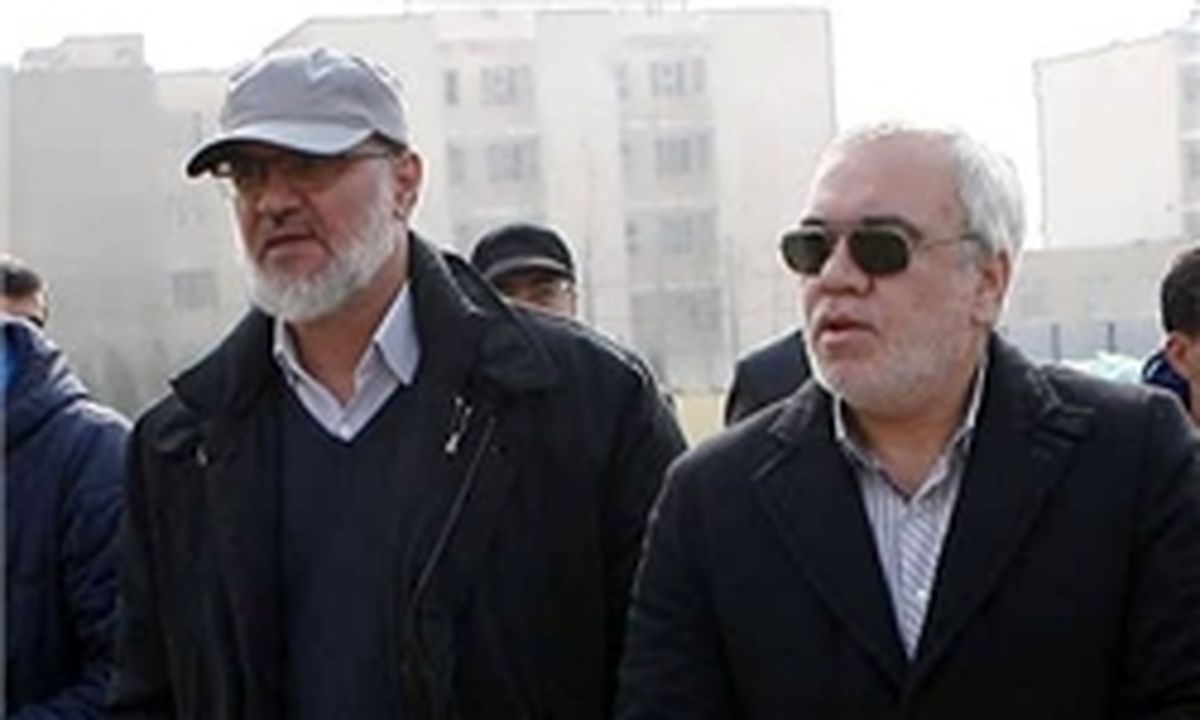 بوسه رویانیان بر پیشانی فتح‌الله‌زاده