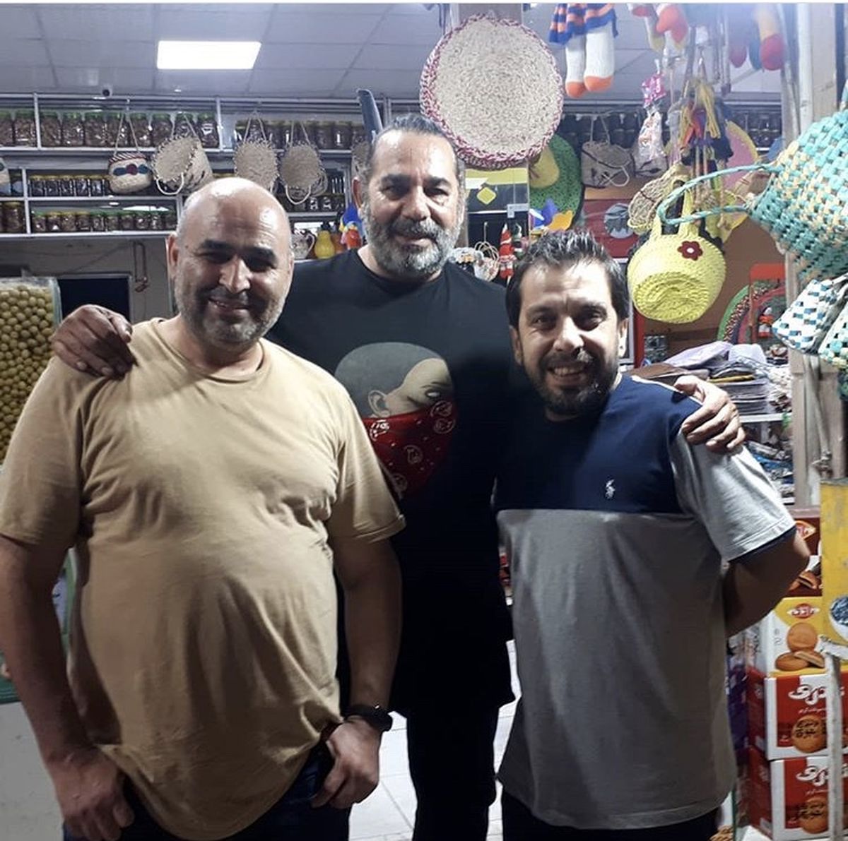 داریوش سلیمی در یک فروشگاه + عکس