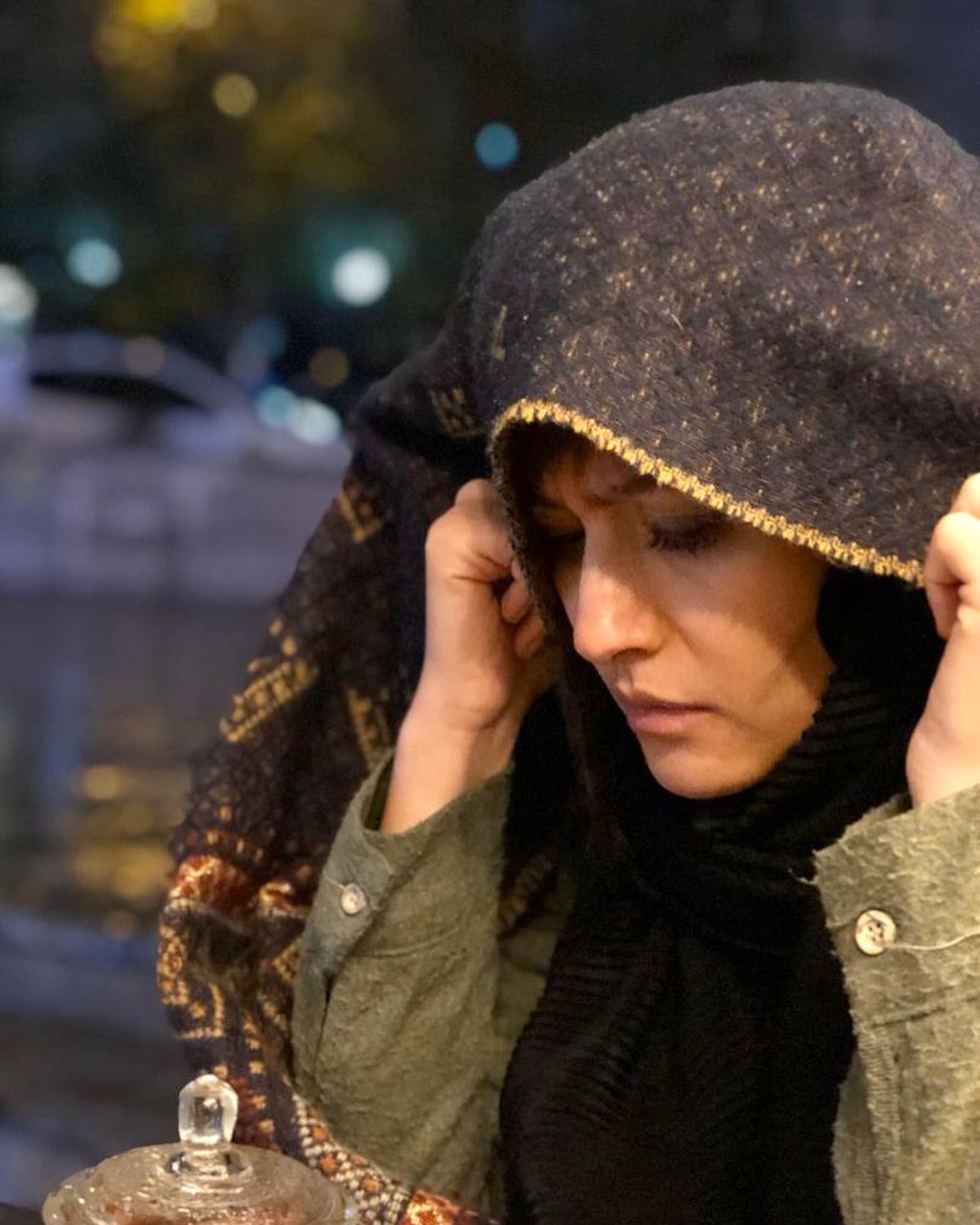 عکس پردیس احمدیه با پوشش عجیبش