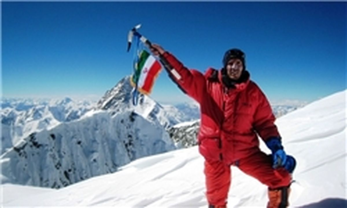 کوهنورد ایرانی در راه اورست و لوتسه