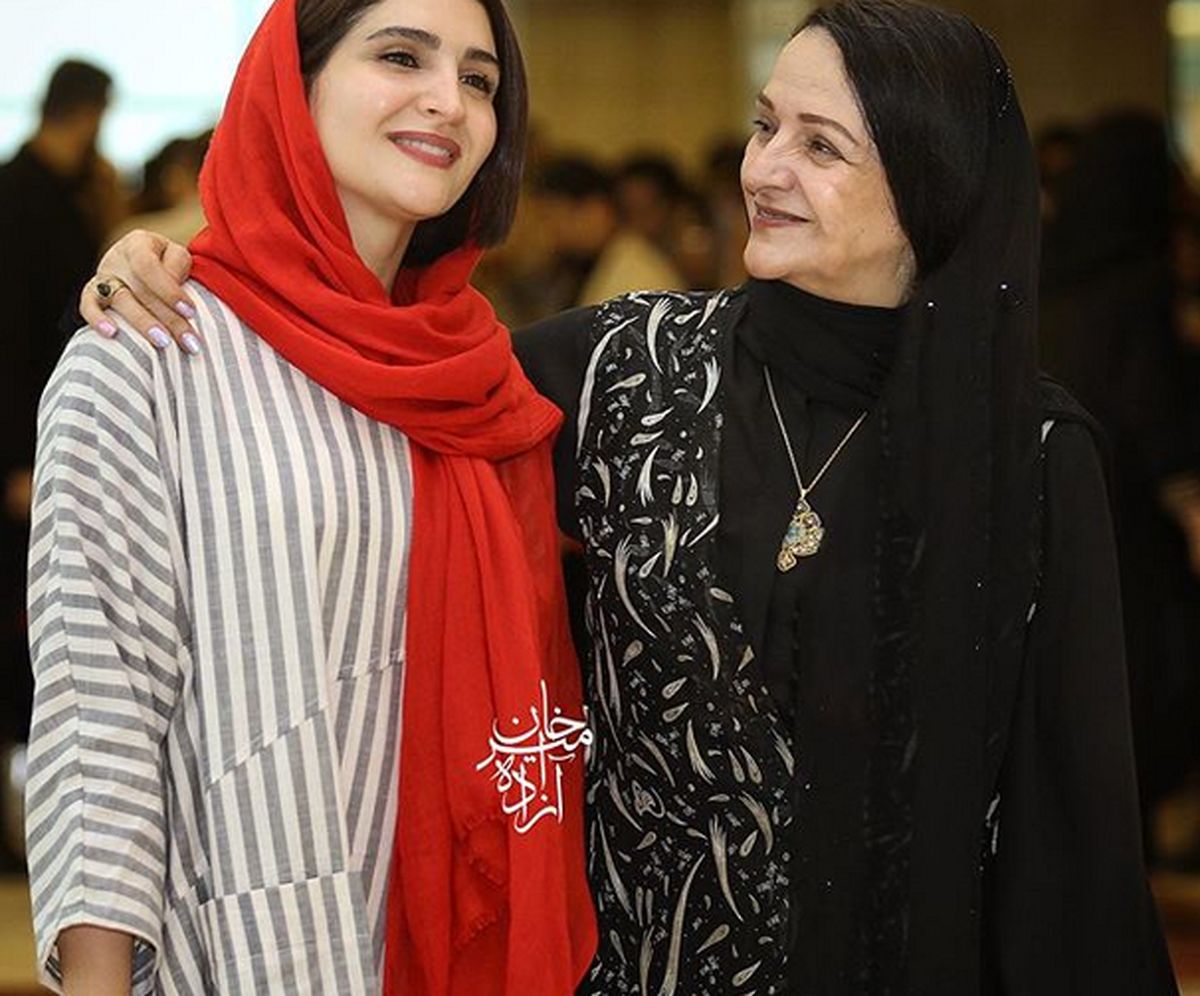 عکس نگاه عاشقانه گلاب آدینه به هاشمی