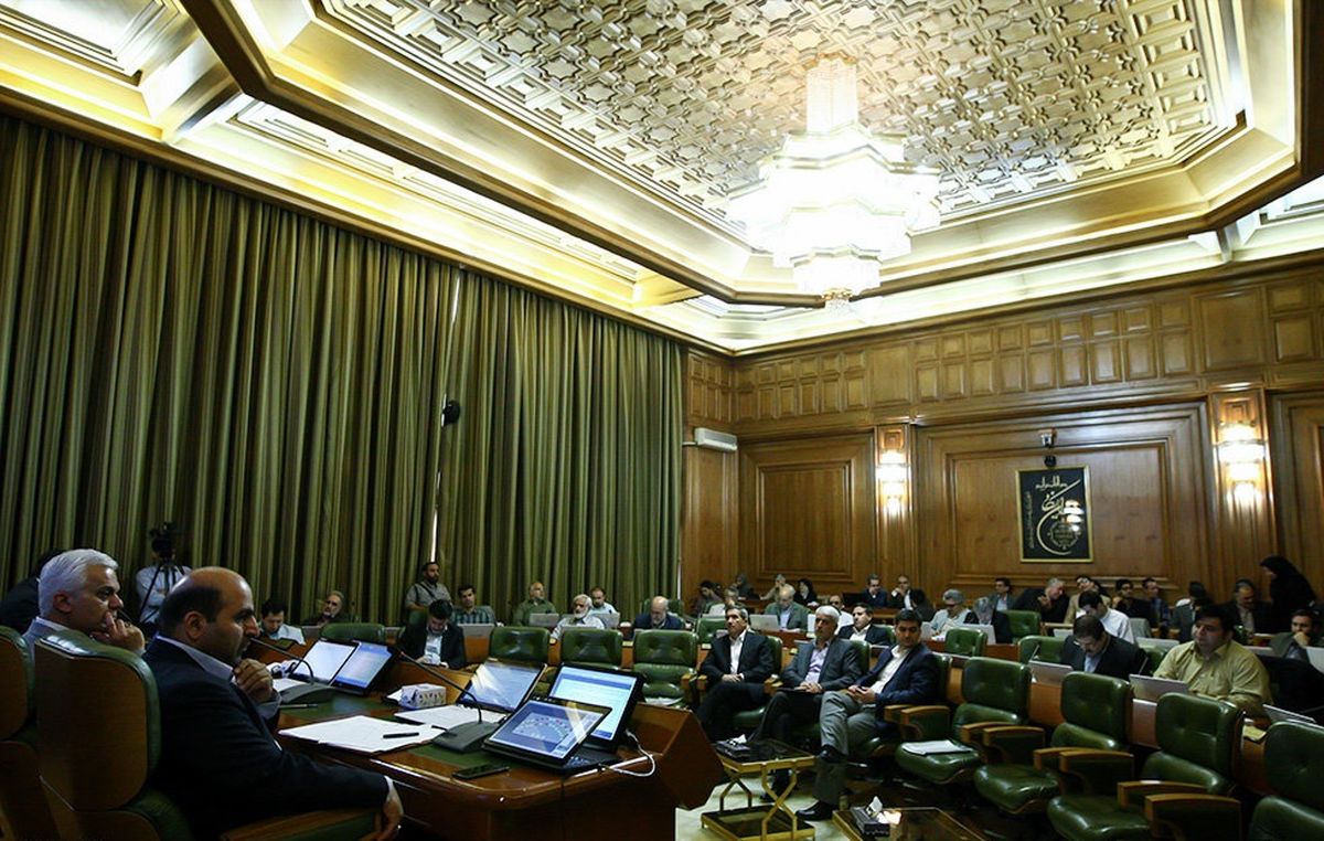 انتقاد به ساخت و سازهای عجیب و غریب در شهر تهران