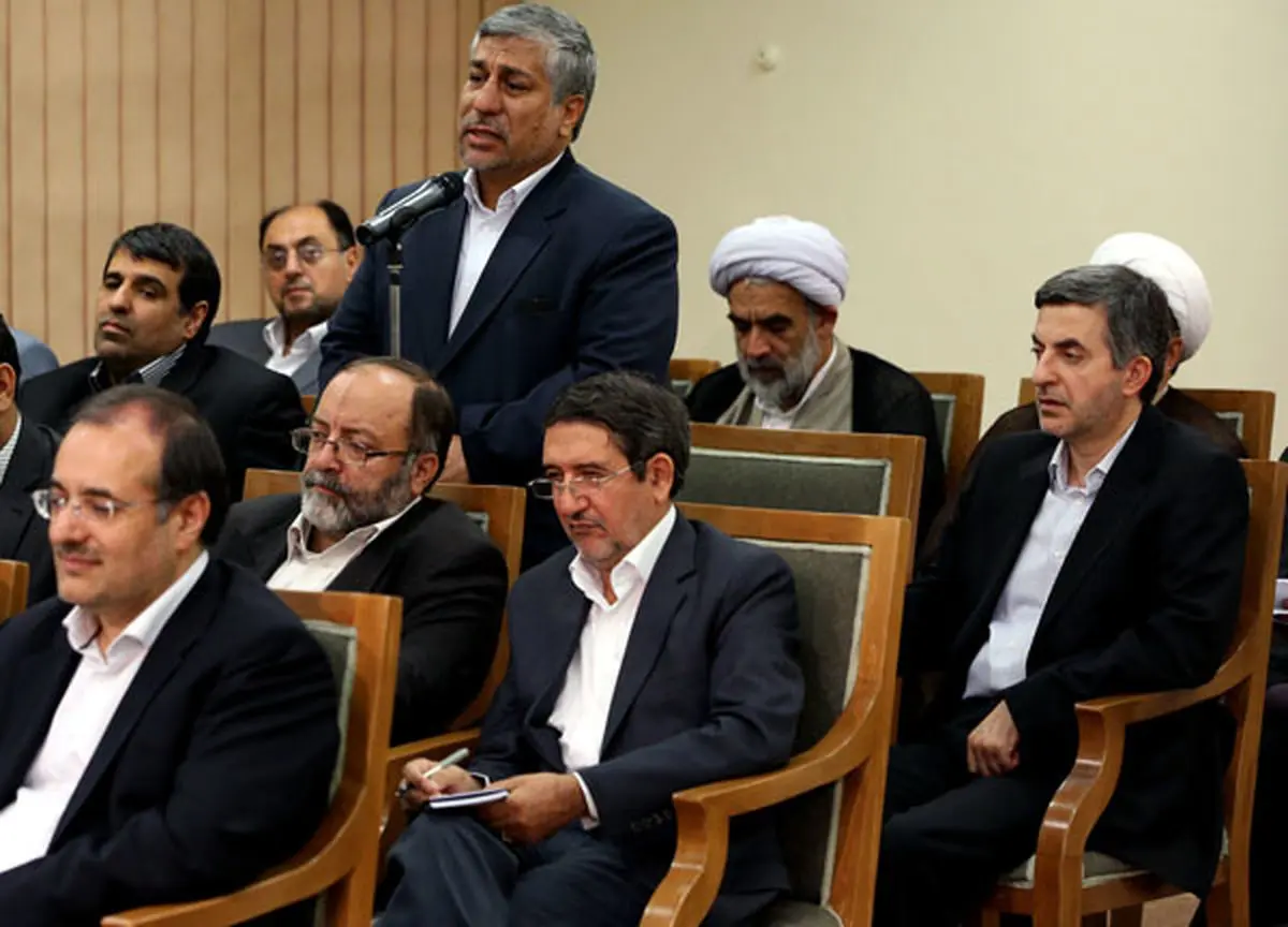 جایی که مشایی دست راست احمدی نژاد نیست +عکس