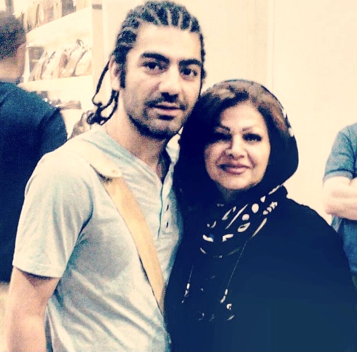کاوه آهنگر در کنار مادرش + عکس