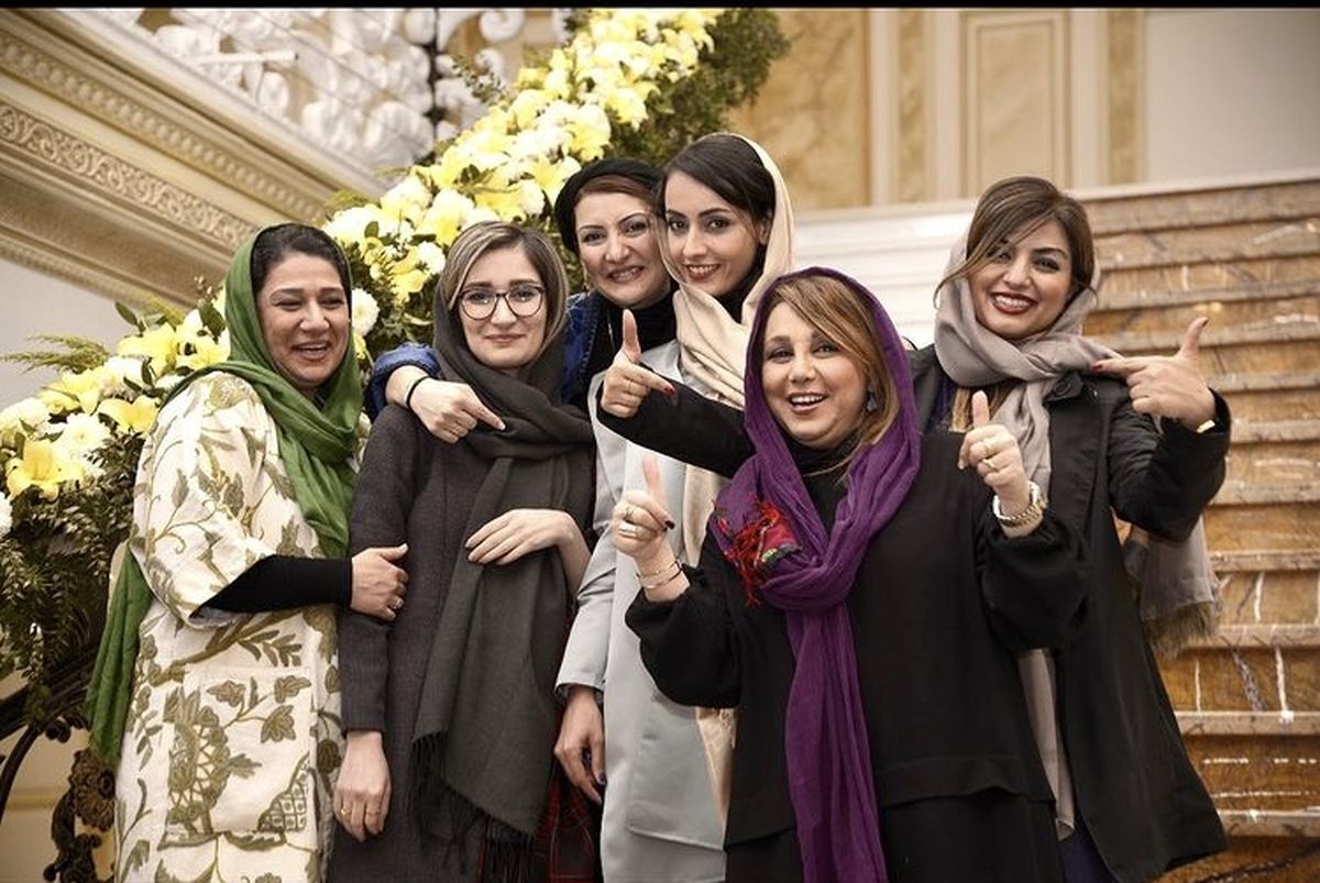 دورهمی بهنوش بختیاری با دوستانش قبل از کرونا + عکس