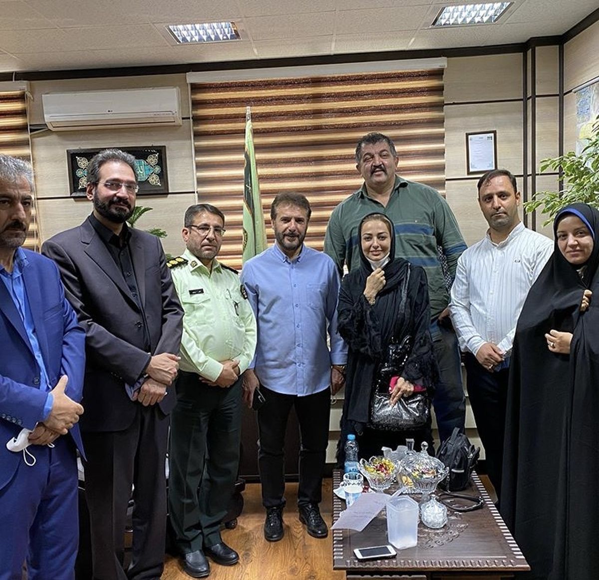 دیدار خانم بازیگر با رئیس کل اماکن تهران + عکس