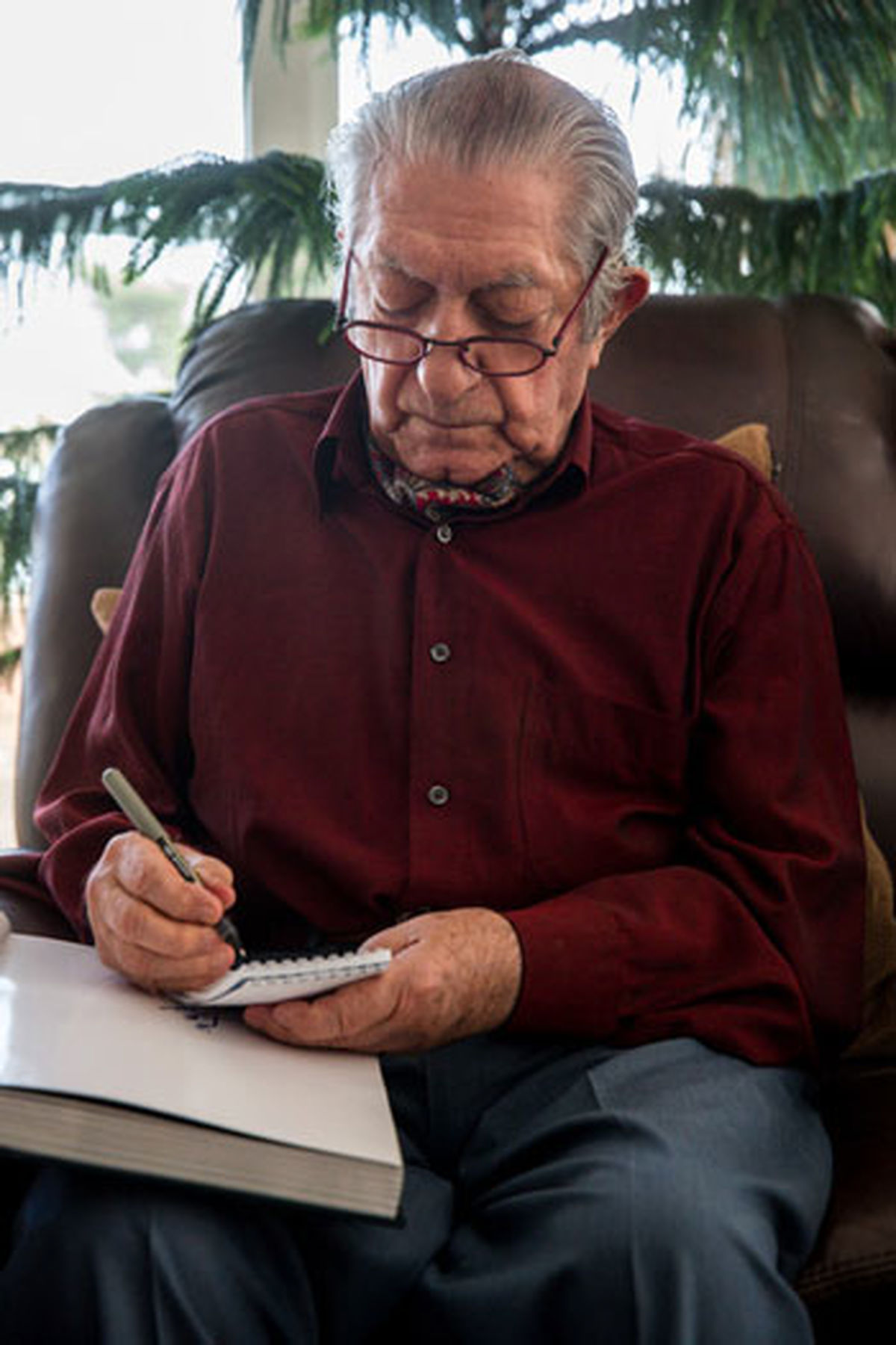 «عزت سینمای ایران» 93 ساله شد
