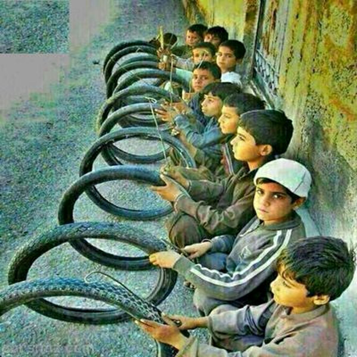 شعر خنده دار و جالب درباره دهه شصتی ها