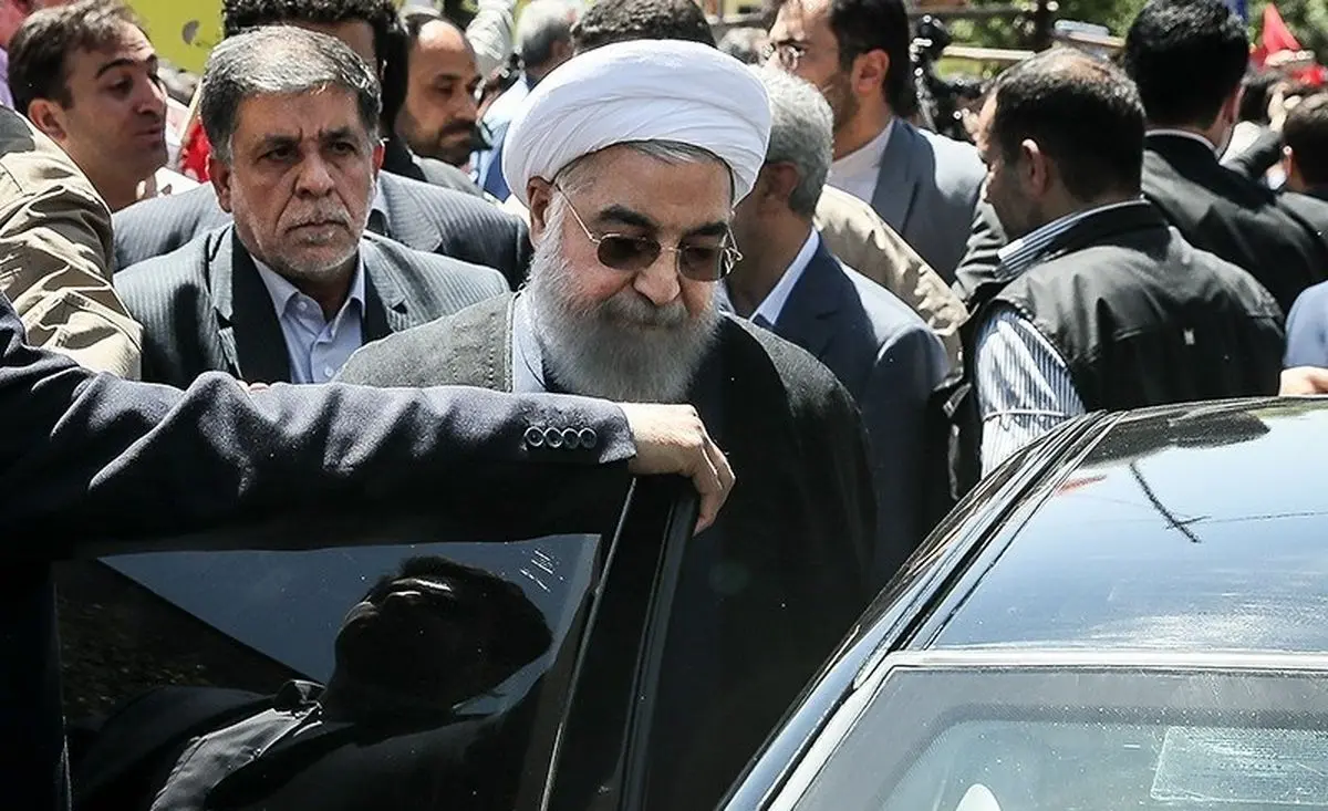 بزرگنمایی توهین به رییس جمهور در حد یک جنایت/ چرا آقای روحانی به بحران سازی روی می آورد؟