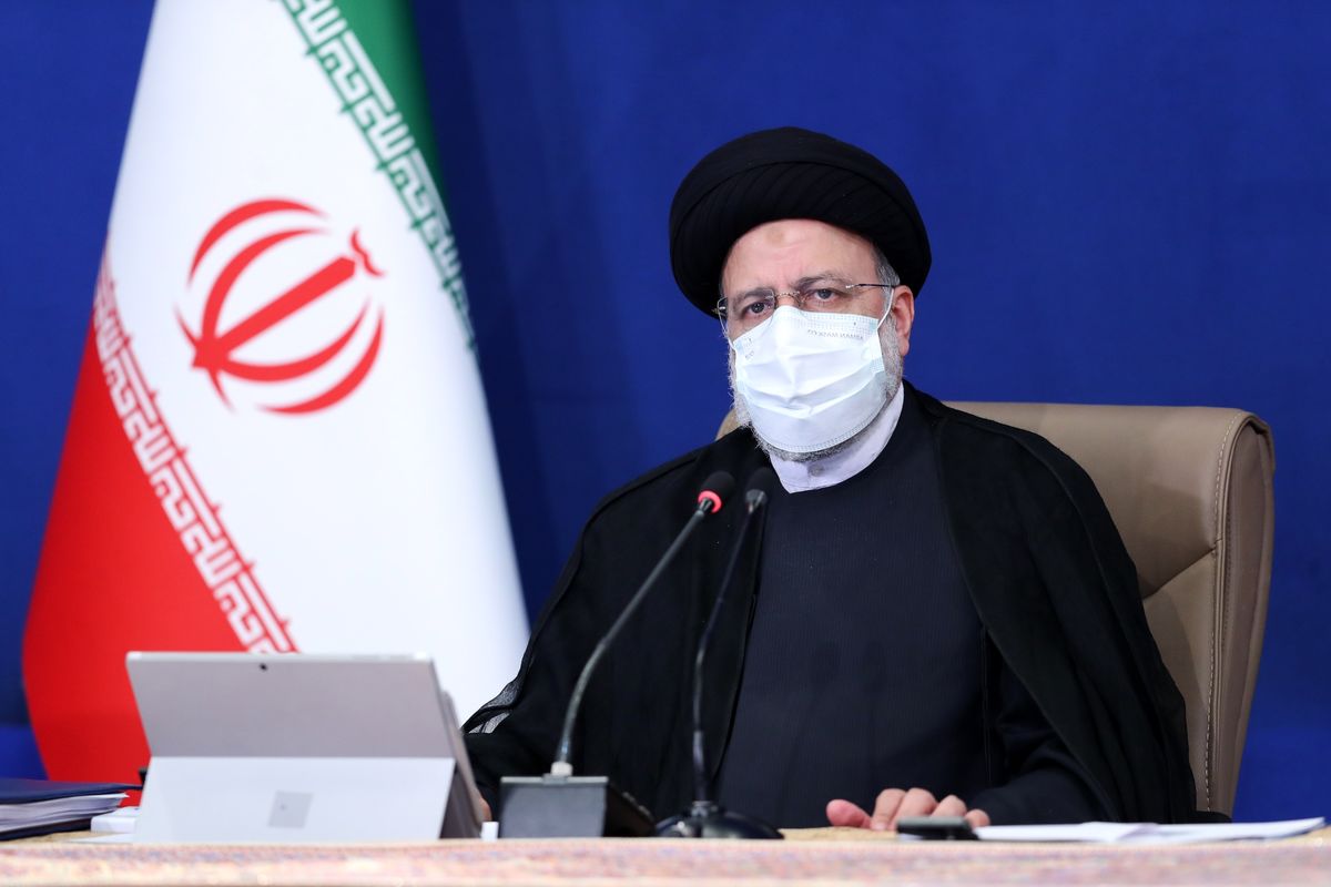 برخورد بهنگام و قاطع با تخلفات در دستگاههای اداری