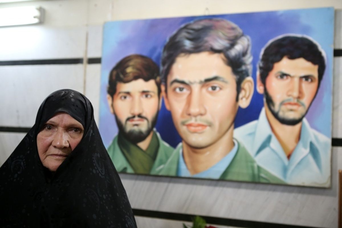 ننه سکینه : به شهادت پسرانم افتخار می‌کنم