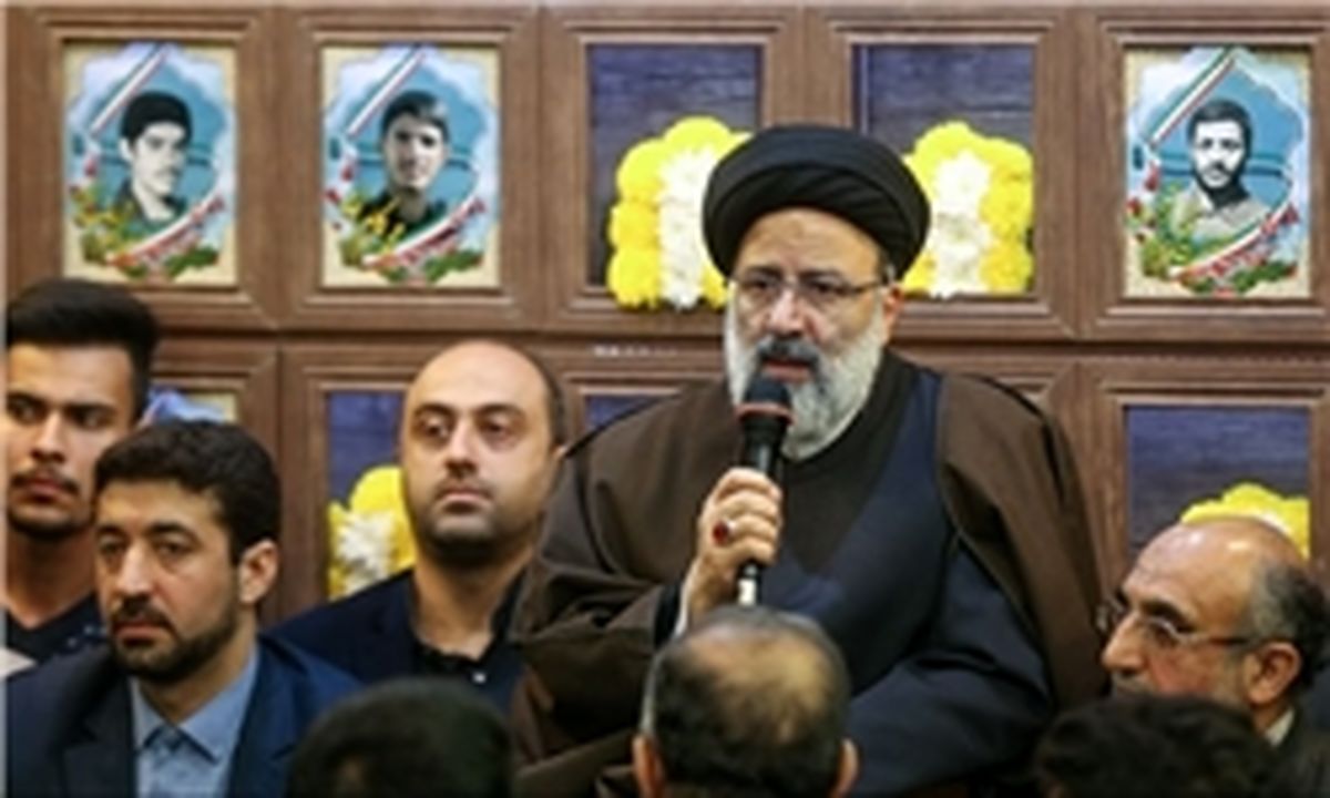 خانواده شهیدان صنیع‌خانی: در انتخابات به سید مظلوم «رئیسی» رأی می‌دهیم