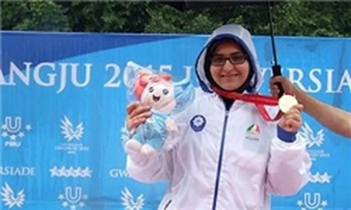 دو ملی پوش مدال‌های خود را به رهبر انقلاب تقدیم کردند