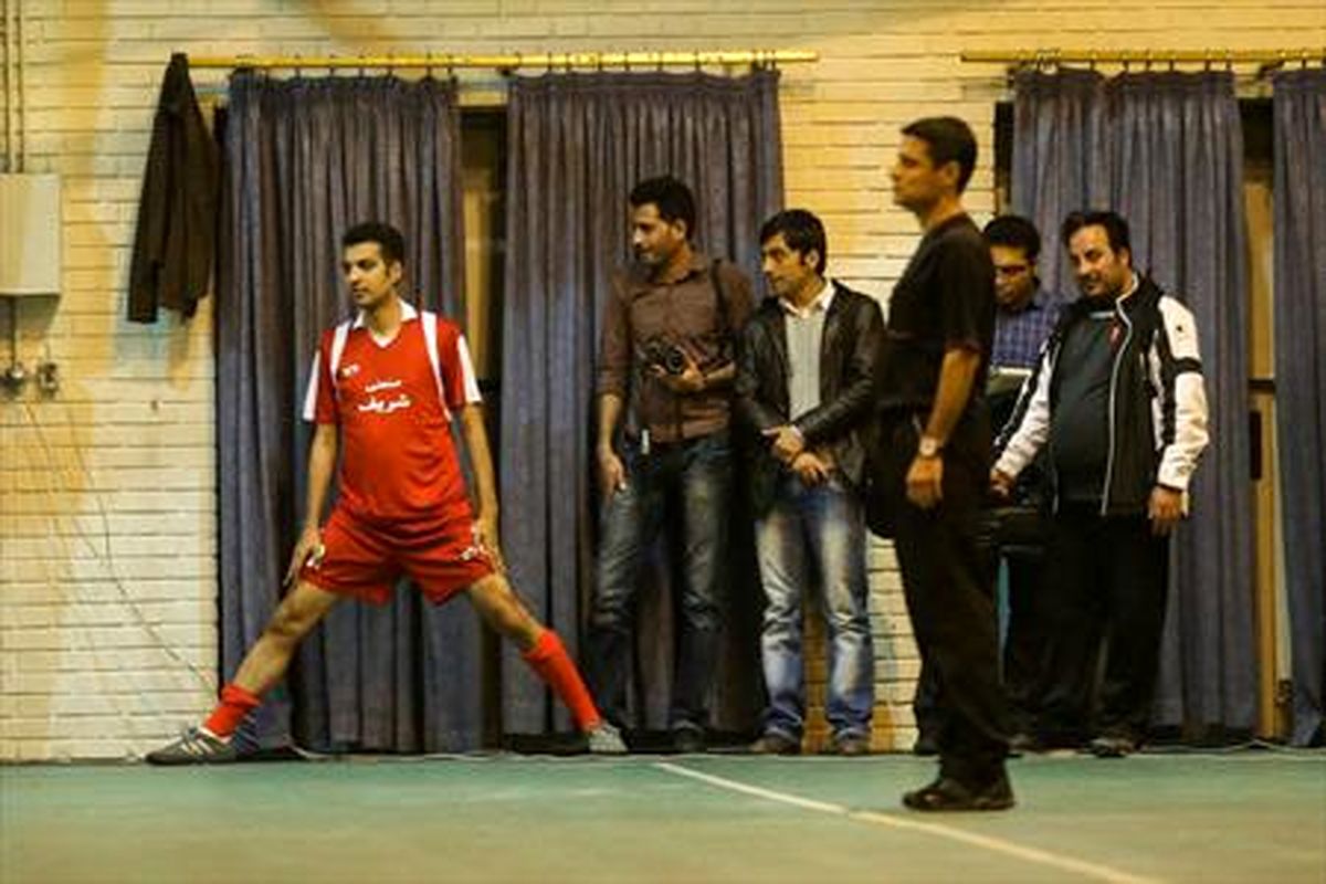 یک پرسپولیسی به فردوسی پور حمله کرد!