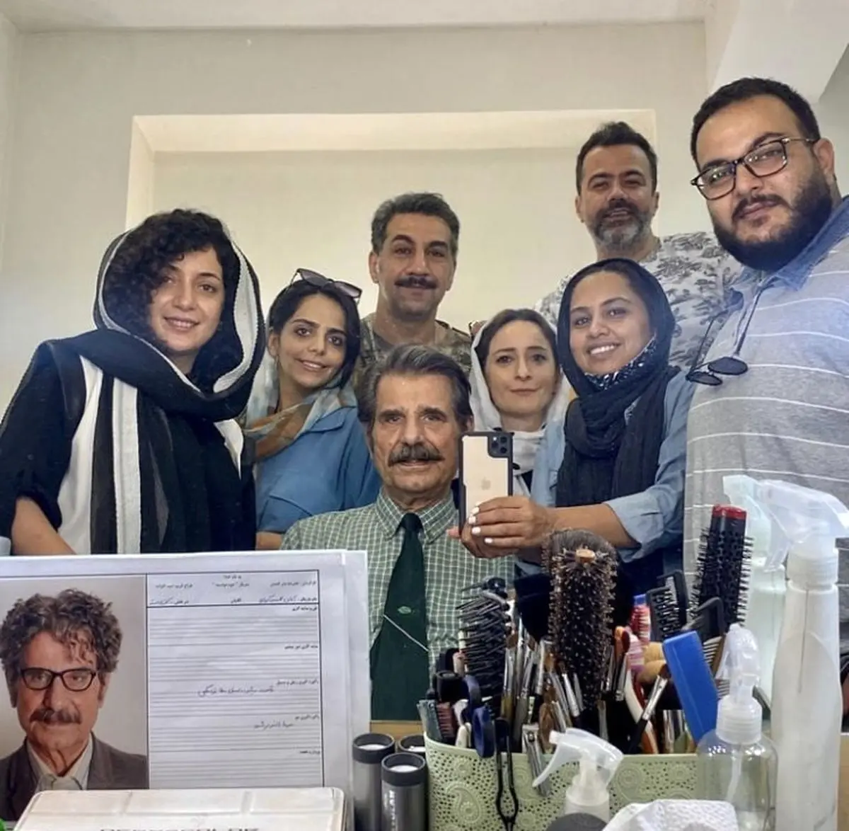 عزت مهرآوران و دوستانش + عکس