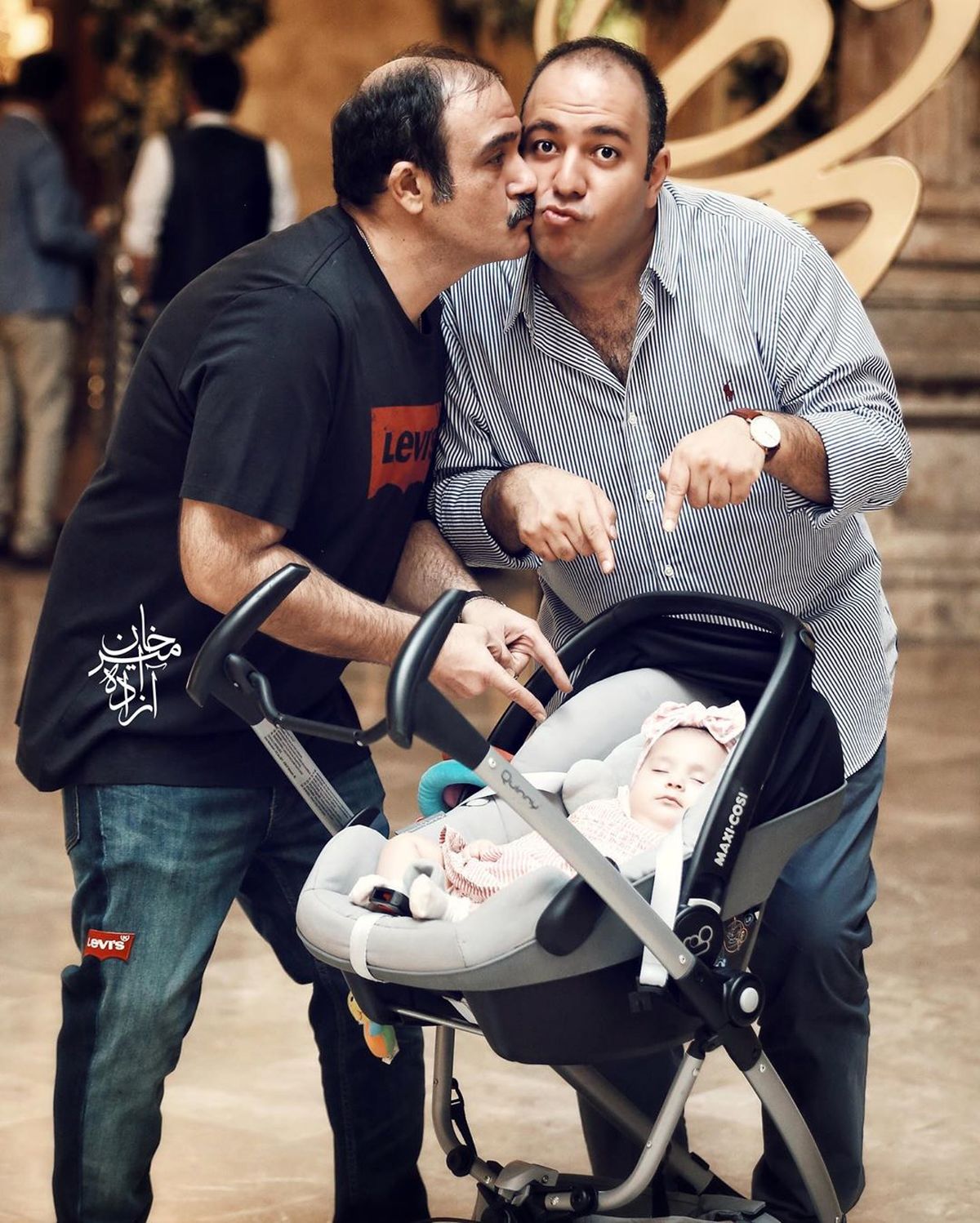 بوسه یواشکی مرد نمکی ایران+عکس