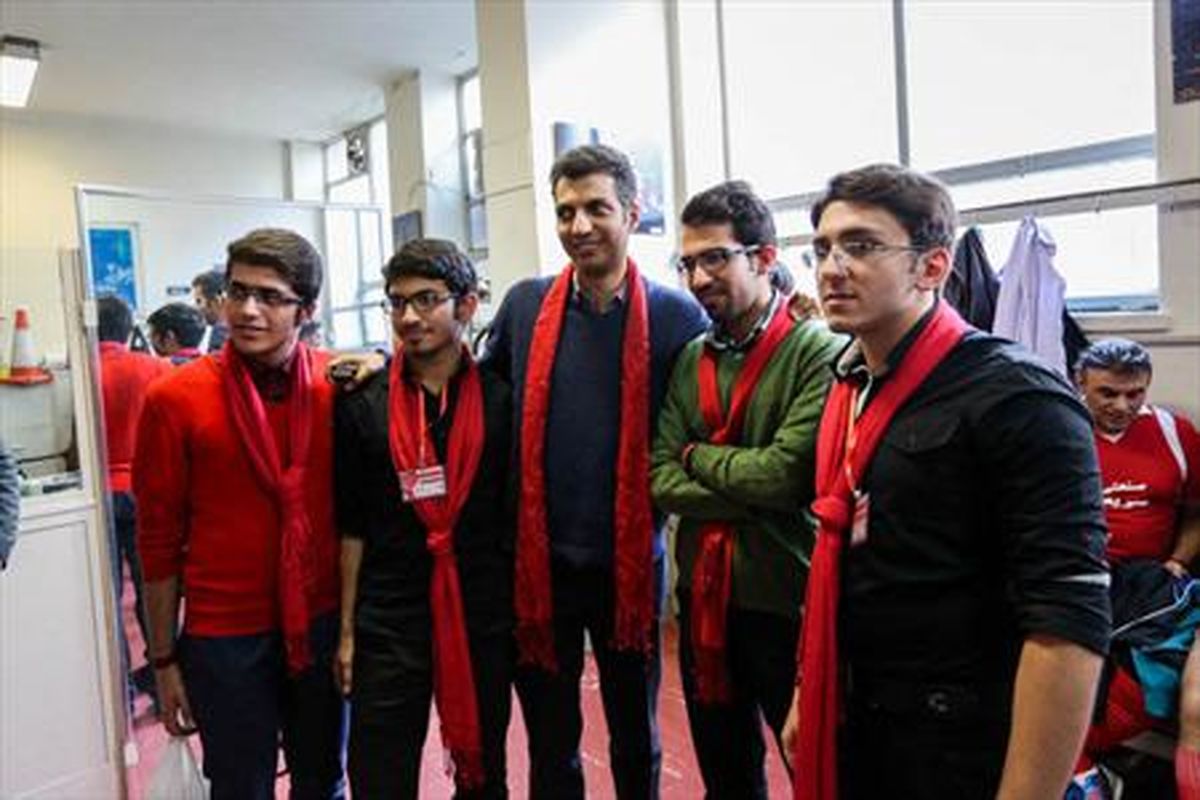فردوسی پور در مقابل استقلالی ها!