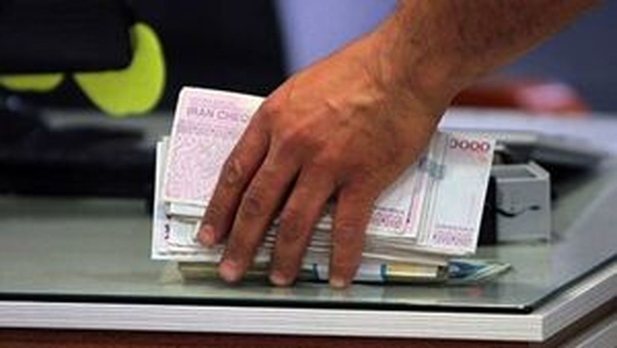 حقوق کارمندان و بازنشستگان در نیمه دوم سال افزایش می یابد ؟