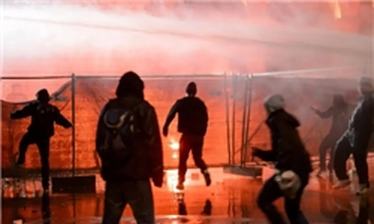 درگیری پلیس سوئیس باتظاهرات کنندگان+عکس وفیلم