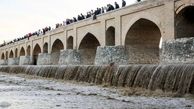 پلیس به دنبال دیوارنویس سی‌ و سه پل اصفهان !