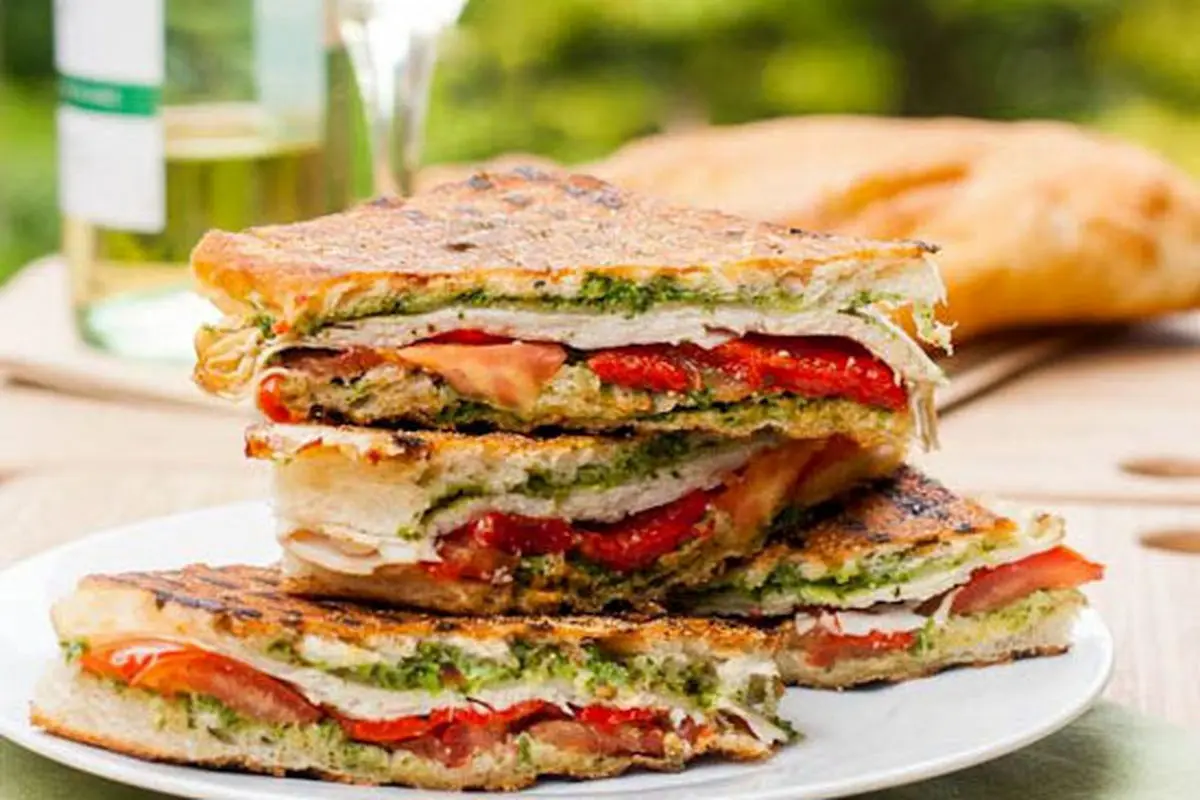 پنینی مرغ؛ غذایی جذاب برای کودکان/عکس