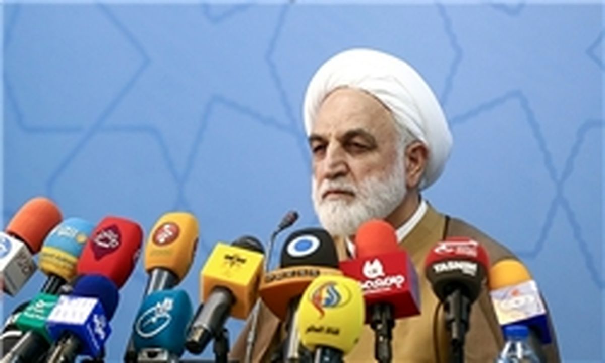 بی پایه حرف زدن احمدی نژاد شهره عام و خاص است