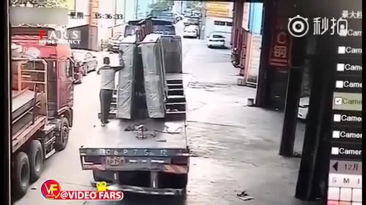 فیلم/ مردی که زیر بار شیشه کشته شد!