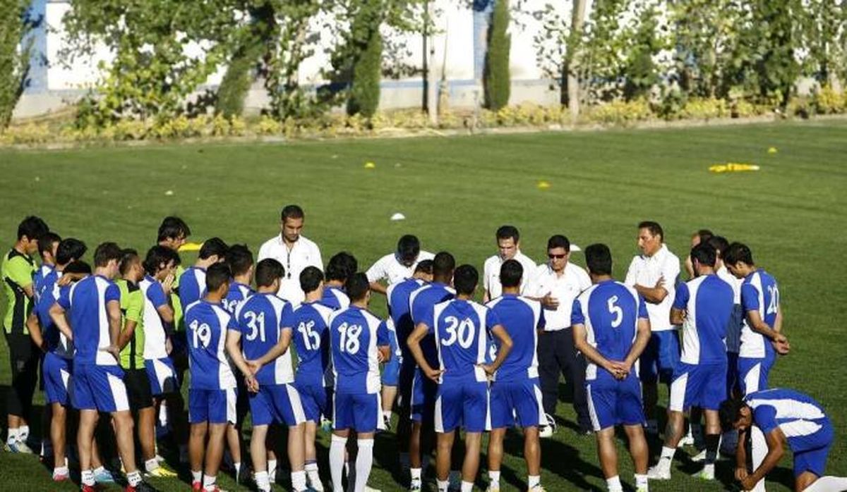 کنایه هواداران استقلال به تیموریان و نکونام