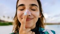 با این تکنیک خبری از سفید شدن و ماسیدن کرم ضد آفتاب نیست