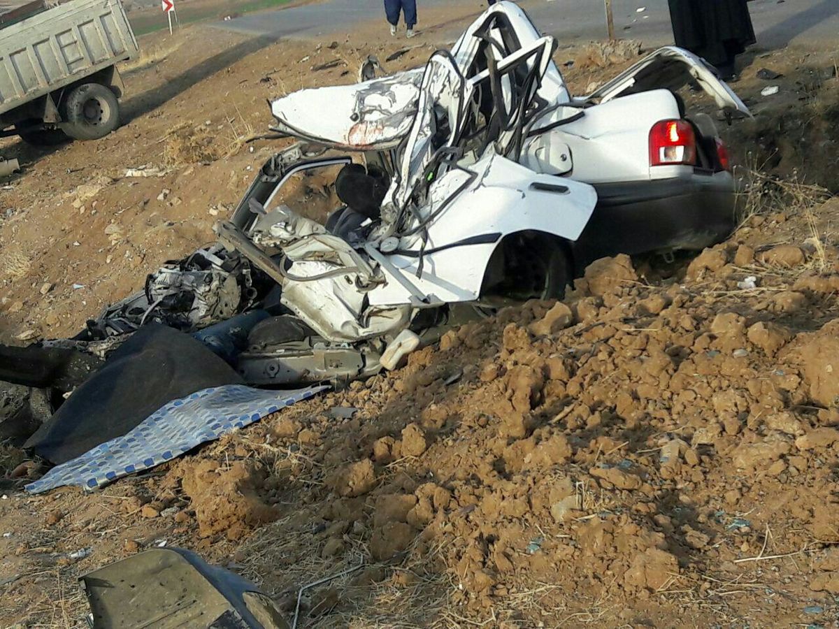 لحظه شگفت‌انگیز نجات راننده از داخل ماشین آتش‌گرفته+ فیلم