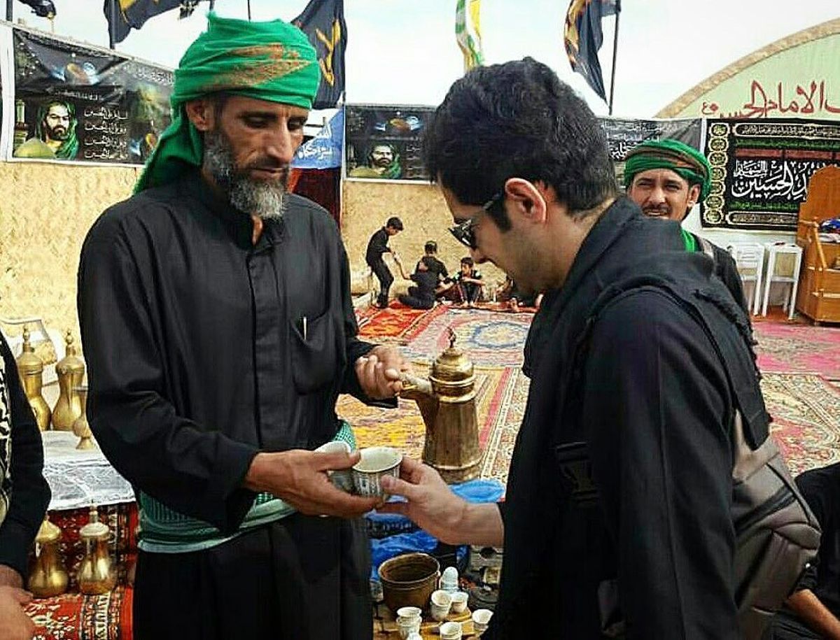 مجری محبوب شبکه سه در مسیر کربلا+عکس