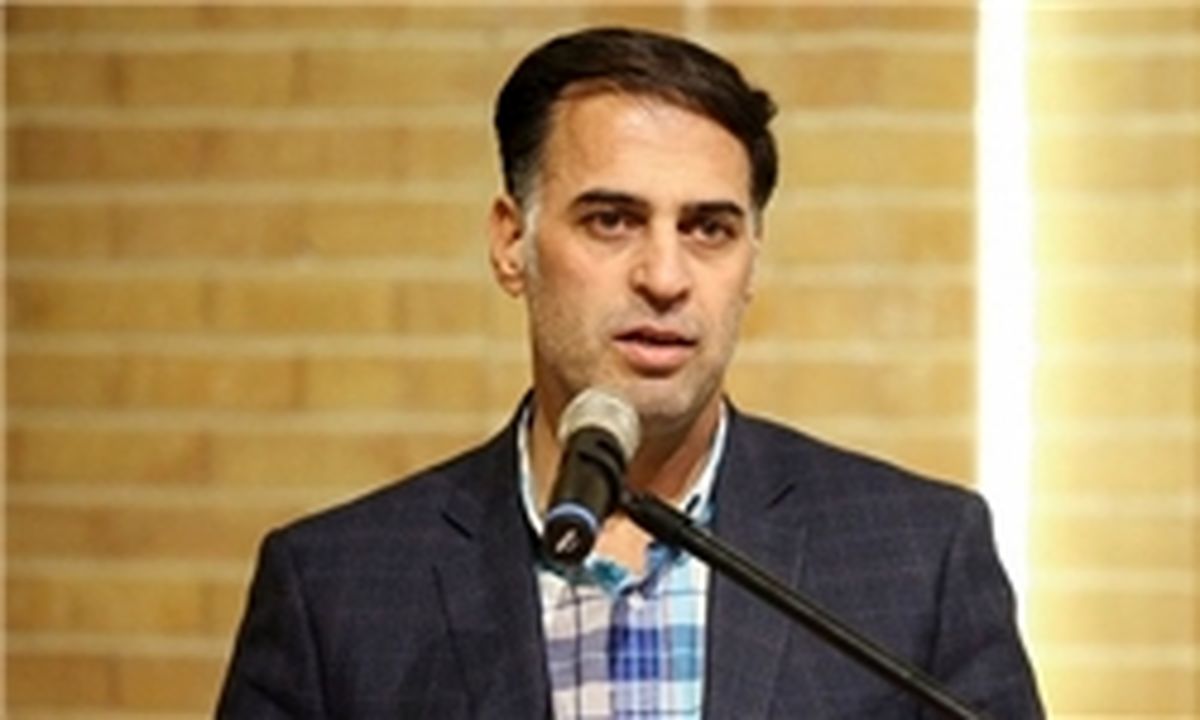 واکنش آذری به دعوتنامه لستر برای بازیکن ذوب‌آهن