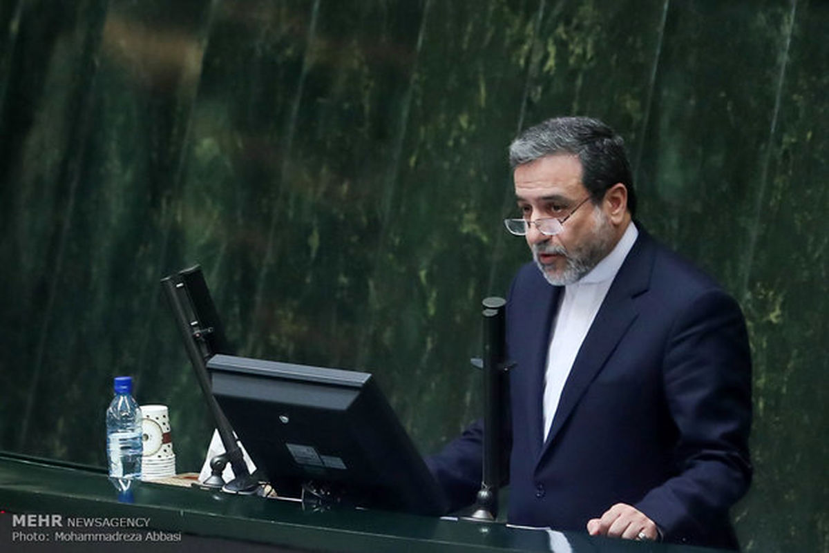 حضور عراقچی در مجلس برای دفاع از لوایح سه‌گانه FATF 