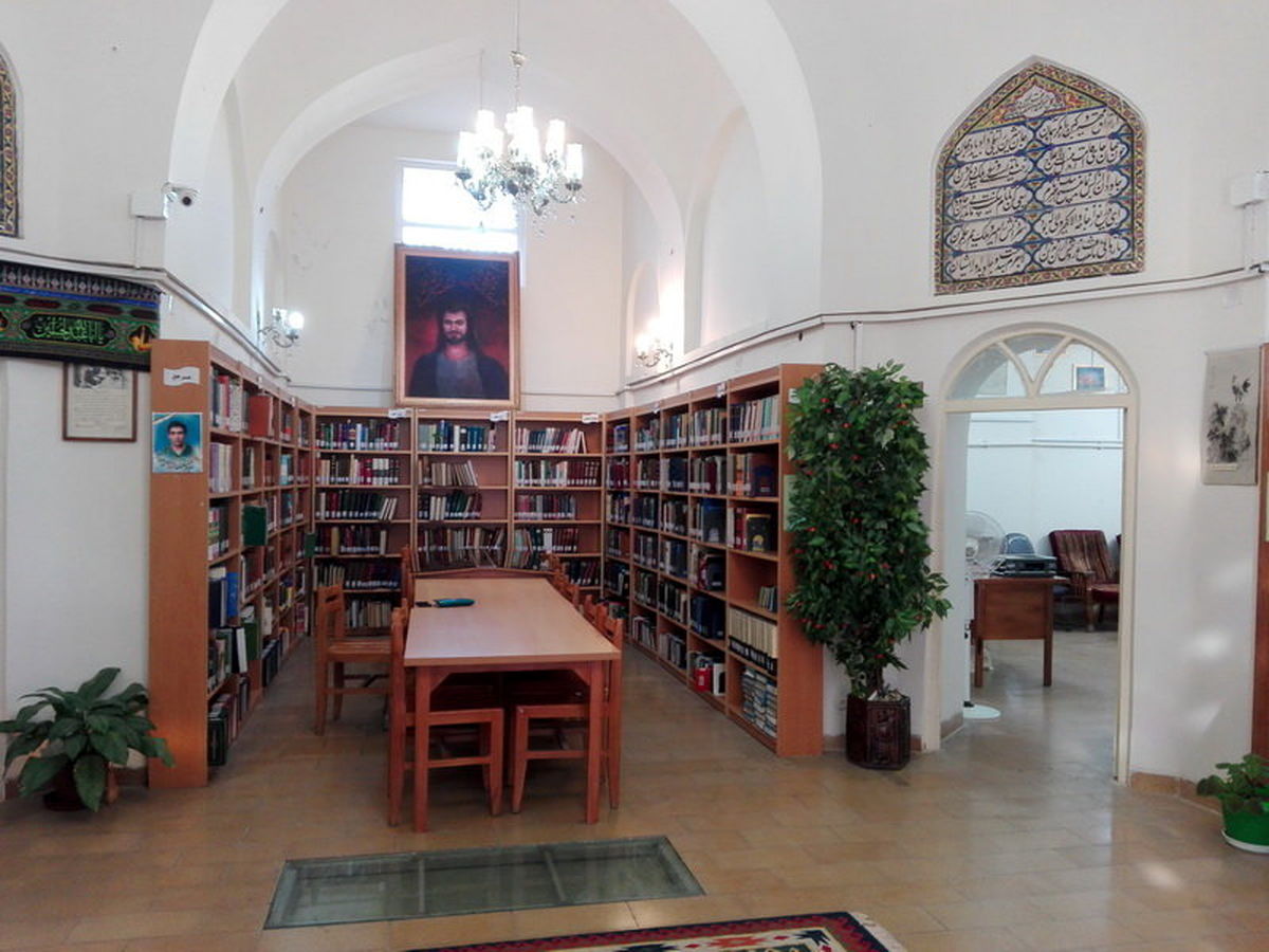 کتاب‌های استاد علی سامی به کتابخانه عمومی حافظیه شیراز اهدا شد