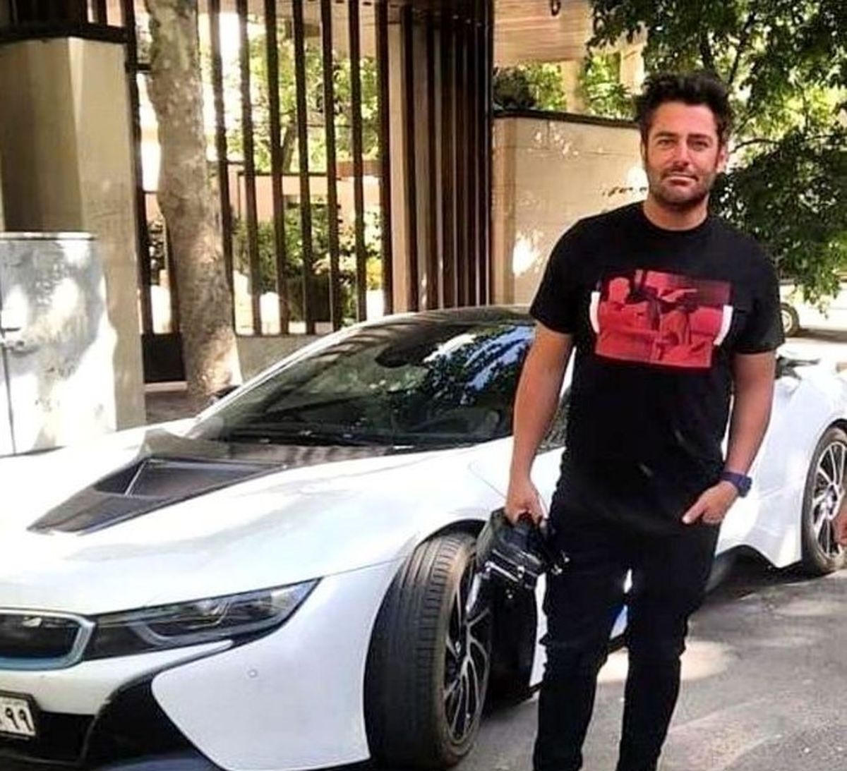 خودرو ی لوکس محمدرضا گلزار