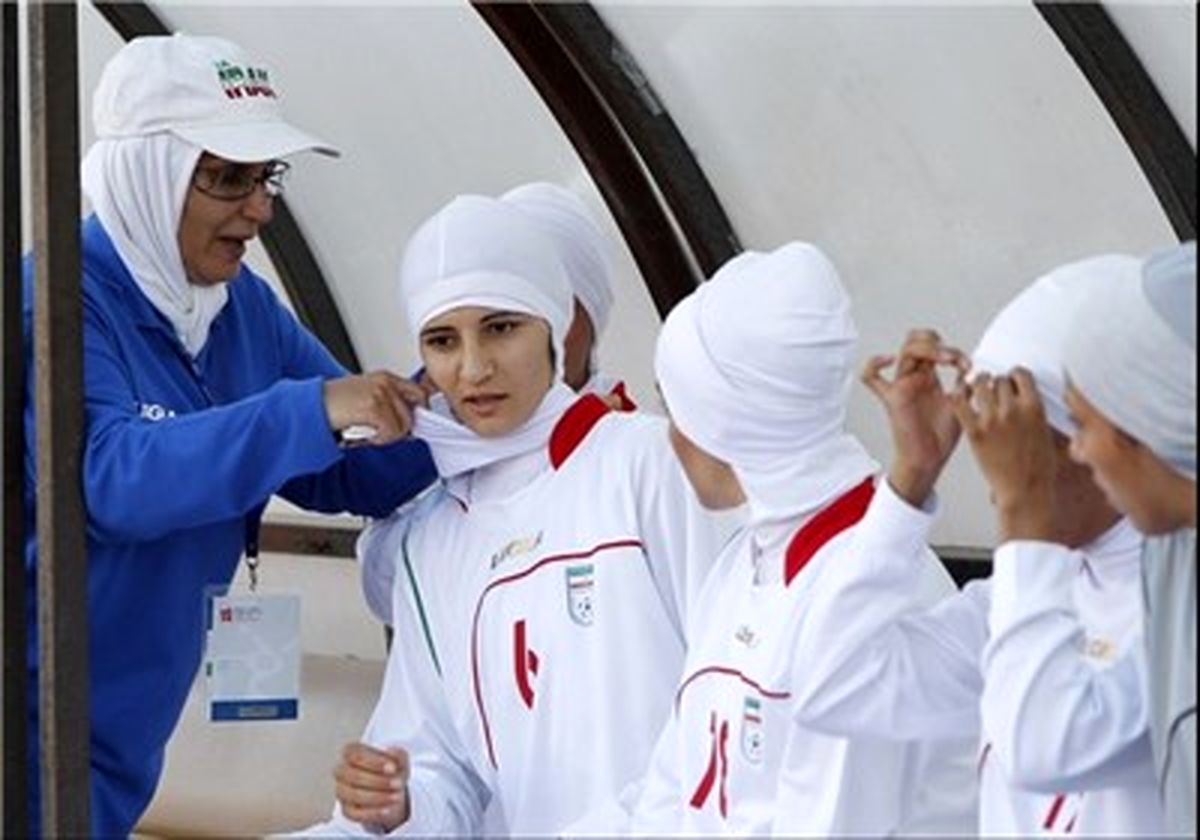 استفاده از پوشش سر آزاد و نوشته‌های روی پیراهن ممنوع شد