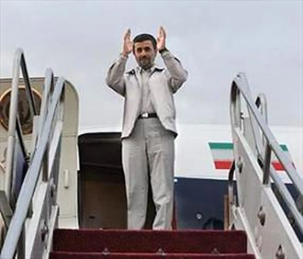 احمدی نژاد وارد اصفهان شد