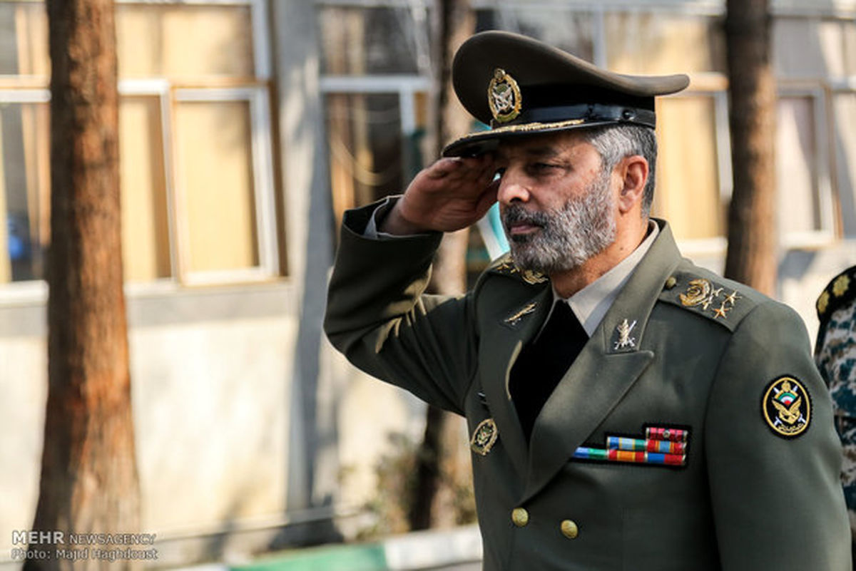 سرلشکر موسوی از تیپ ۳۱۶ زرهی همدان بازدید کرد