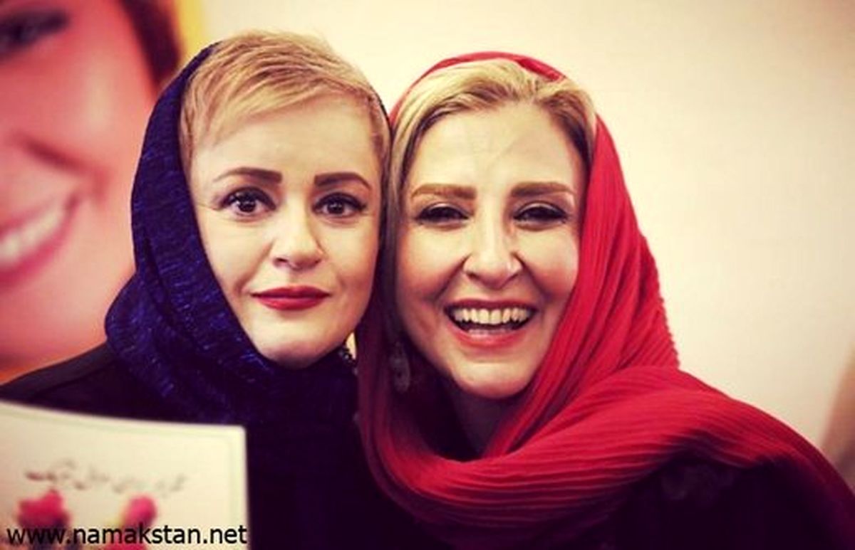 ۲ کودک در آغوش مرجانه گلچین و نعیمه نظام‌دوست