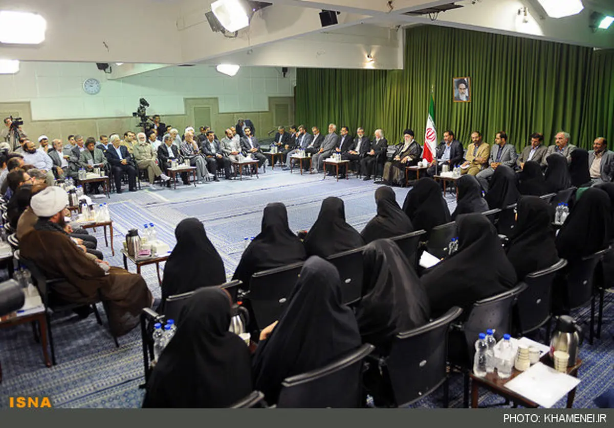 ایستادگی در برابر نظام سلطه و زورگویی‌های جهانی باید در شعر ظهور و بروز یابد