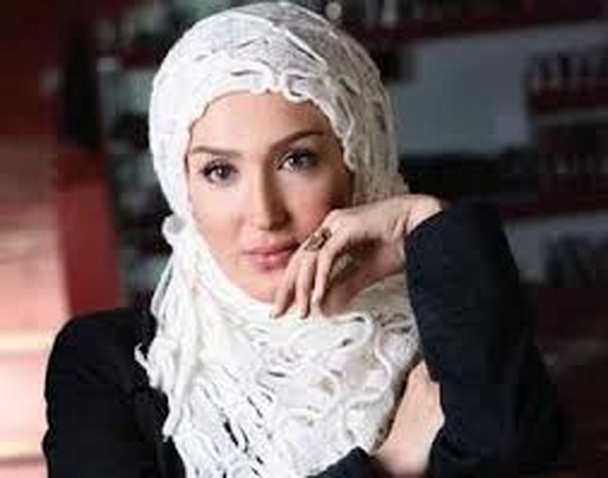 شال و کلاه سفید و شیک زهره فکورصبور + عکس