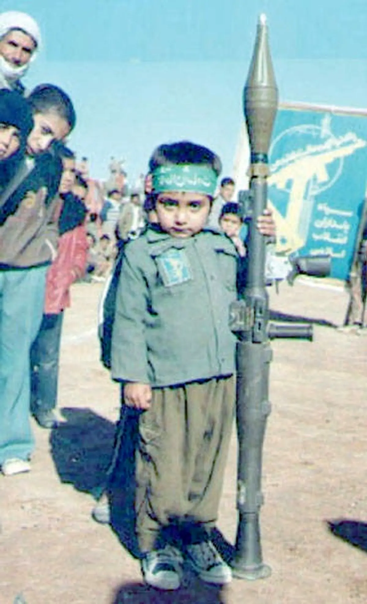 گفت‌ و گو با صاحب یکی از خاطره‌ انگیزترین تصاویر جنگ+عکس