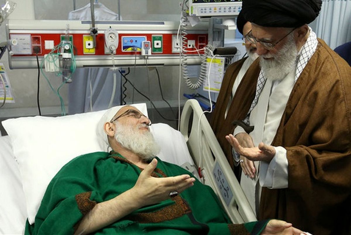 صبح امروز؛رهبر انقلاب از آیت‌الله هاشمی شاهرودی عیادت کردند