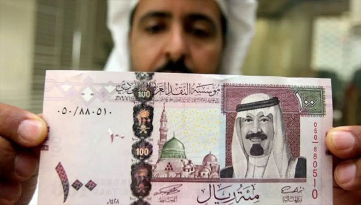واکنش کاربران سعودی به کاهش حقوق در عربستان 